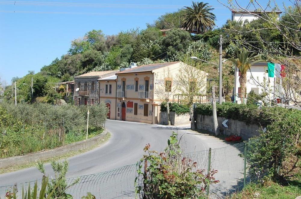 Agriturismo Parra Santa Lucia del Mela Екстериор снимка