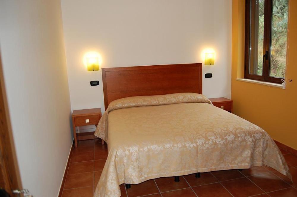 Agriturismo Parra Santa Lucia del Mela Екстериор снимка
