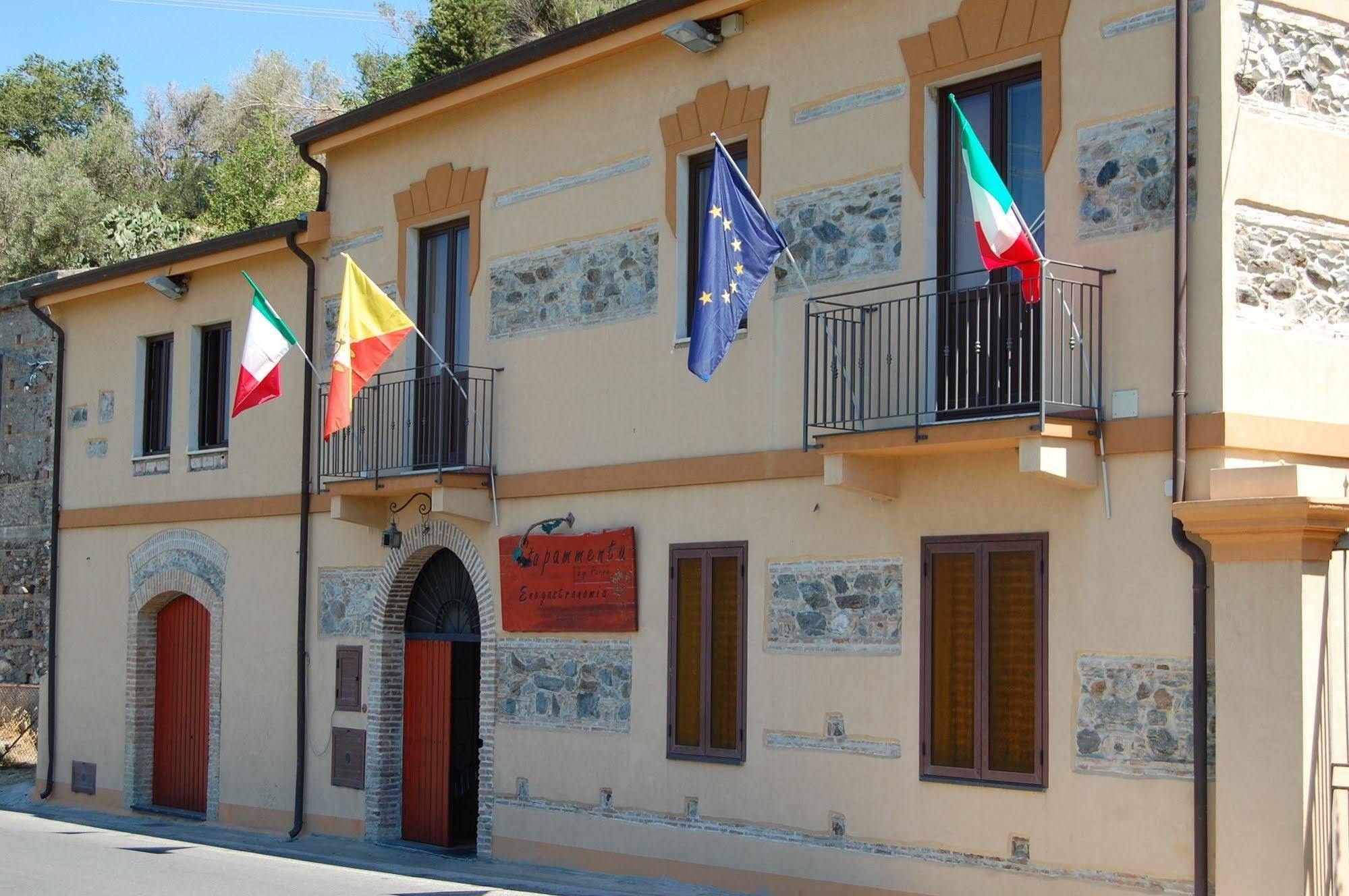 Agriturismo Parra Santa Lucia del Mela Екстериор снимка
