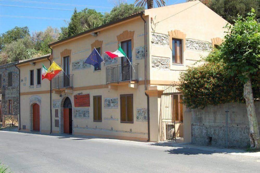 Agriturismo Parra Santa Lucia del Mela Екстериор снимка