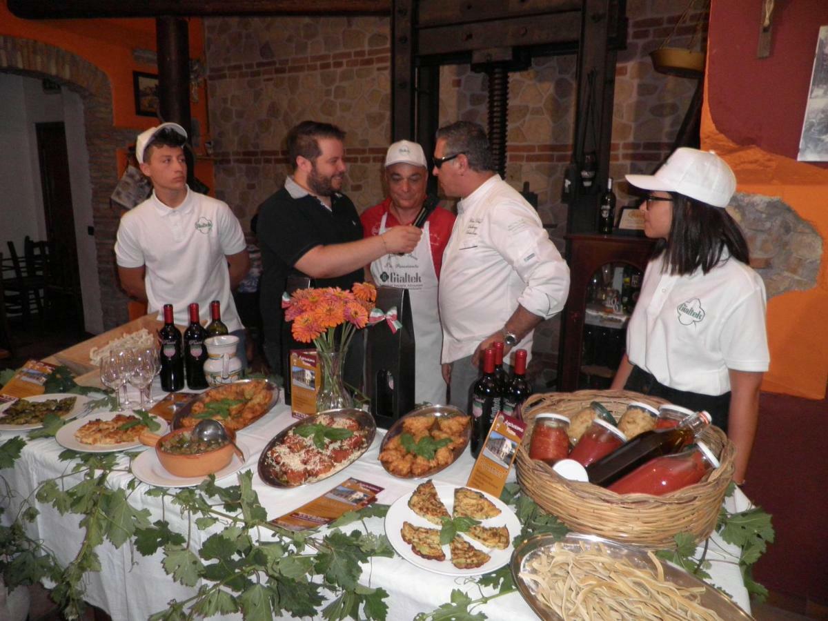 Agriturismo Parra Santa Lucia del Mela Екстериор снимка